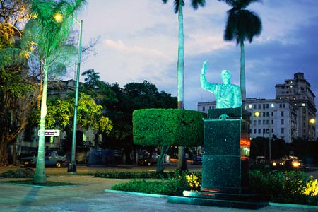 monumento al Presidente Salvador Allende. Cuba, La Habana