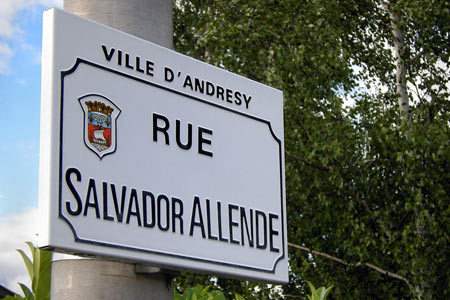 calle Salvador Allende. Andrésy, Francia. 