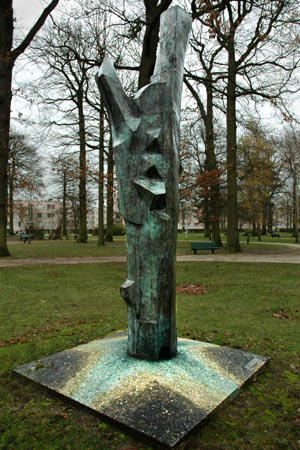 Monumento a Salvador Allende. Karl-Jean Longuet. Châtenay-Malabry.