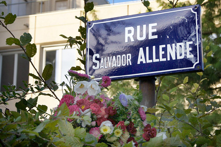 rue Salvador Allende. Etampes, France