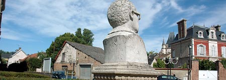 plaza Salvador Allende, Gaillon, Francia