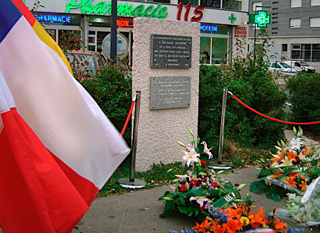 plaza, monumento Salvador Allende. Grenoble