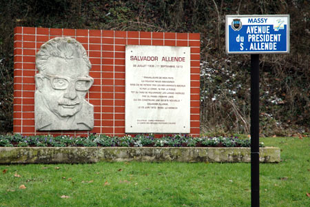 Monumento y avenida Salvador Allende. Massy, Francia