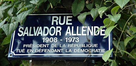 Saint-Ouen-l'Aumône, Francia - calle Salvador Allende