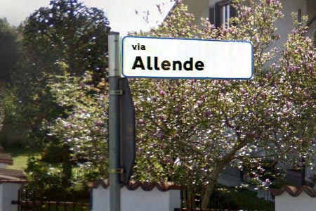 calle Salvador Allende. Albairate, Italia