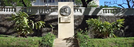 Pablo Neruda, monumento