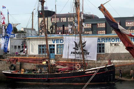 Un barco llamado Víctor Jara