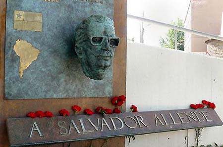 Salvador Allende. Barcelona