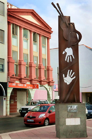 Monumento a Víctor Jara en Vecindario,Santa Lucía de Tirajana. Gran Canaria,  España