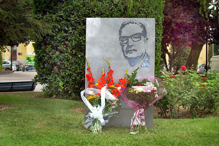 monumento a Salvador Allende. Valls, España