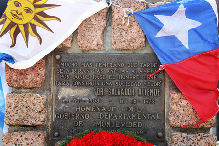 monumento Salvador Allende Montevideo, Uruguay