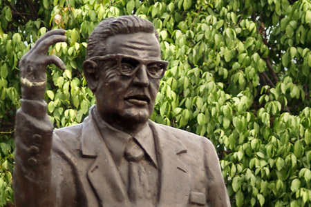 Monumento a Salvador Allende en Caracas, Venezuela